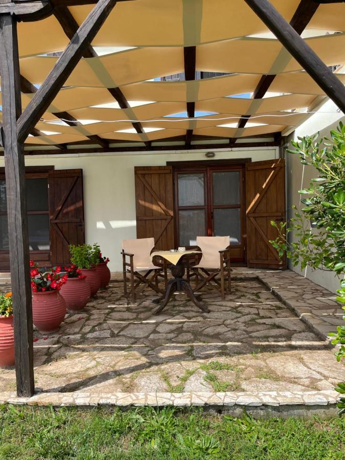Guesthouse Kaliepia Ierissós Exterior foto